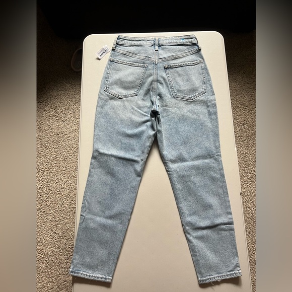 Women’s Old Navy light wash OG straight leg high rise Jean. Size 4 petite. - Picture 4 of 4